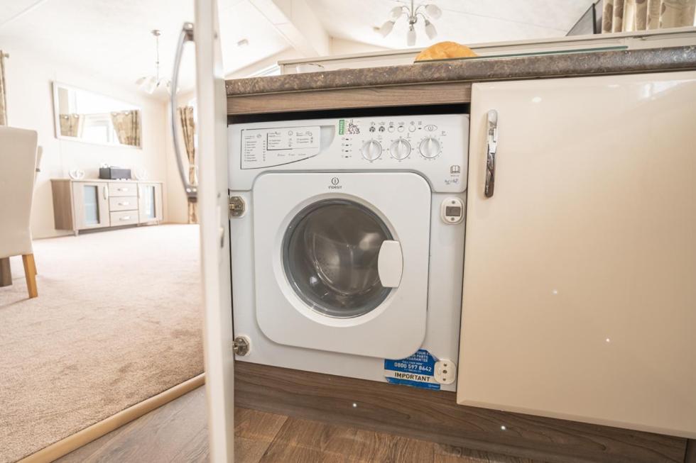 Marine Holiday Park Rhyl Bagian luar foto